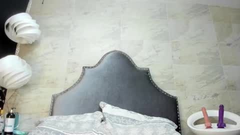 Sophia  online show from February 5, 7:39 pm