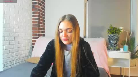 Snapshot of moirawenzinger chatting on September 28, 6:28 pm Kylie online show from September 28, 6:28 pm