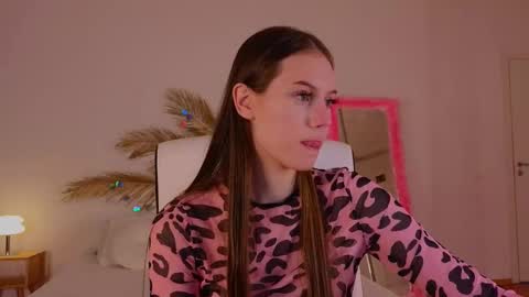 Molly online show from February 20, 9:42 pm