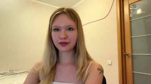 Lisa online show from May 2, 3:29 pm