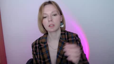 mollilove online show from May 19, 9:38 am