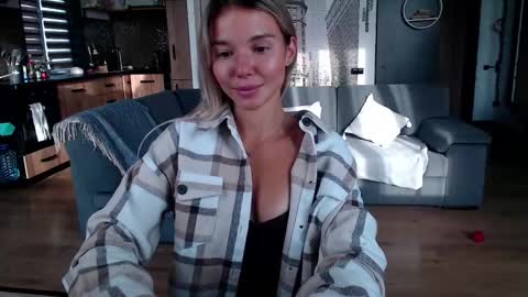 Molly online show from November 22, 11:19 am