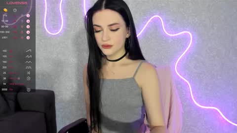 Snapshot of molly_crystall chatting on October 13, 2:24 am Molly - online show from October 13, 2:24 am