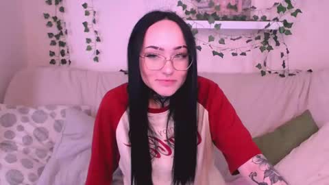 Snapshot of molly_kisss chatting on September 14, 4:15 am molly_kisss online show from September 14, 4:15 am