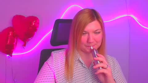 Snapshot of molly_moree chatting on March 10, 3:20 pm Molly online show from March 10, 3:20 pm