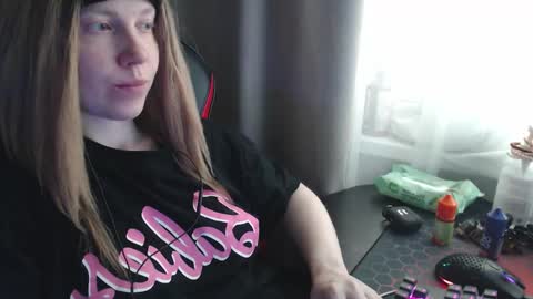 Snapshot of molly_royse chatting on October 3, 10:45 am I have new photos come and see with love Molly online show from October 3, 10:45 am