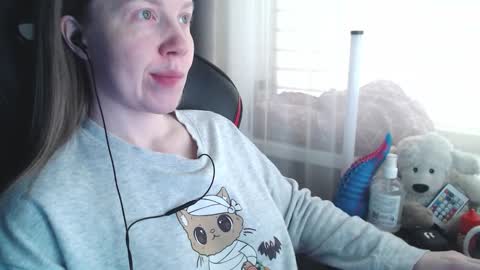 I have new photos come and see with love Molly online show from February 11, 9:13 am