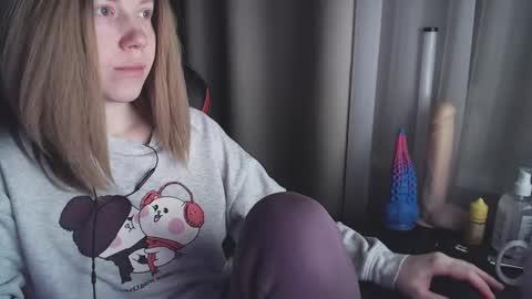 Snapshot of molly_royse chatting on February 26, 5:53 pm I have new photos come and see with love Molly online show from February 26, 5:53 pm