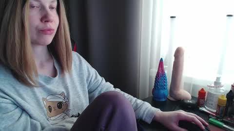 Snapshot of molly_royse chatting on March 11, 7:35 am I have new photos come and see with love Molly online show from March 11, 7:35 am