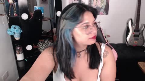 Molly online show from February 7, 9:05 am