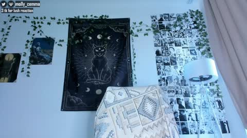 Molly online show from March 20, 1:16 pm