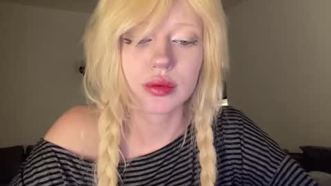 Snapshot of mollycodle chatting on October 3, 7:44 pm Goddess Katherine online show from October 3, 7:44 pm