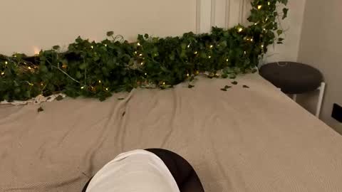 molly online show from March 27, 8:37 am