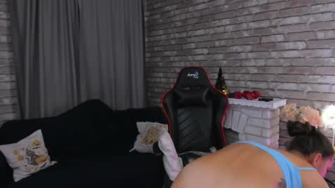 hi im Molly heregreat boobs big heart  warm pussy  online show from October 26, 1:28 am