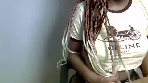 mollyn online show from March 25, 7:48 am