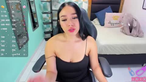 MOLLY online show from October 28, 7:15 pm