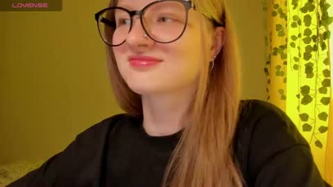 mollytucker online show from June 11, 1:53 pm
