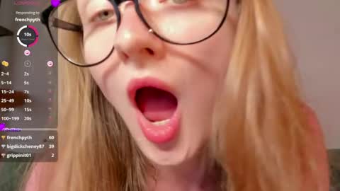 mollytucker online show from July 28, 3:32 pm