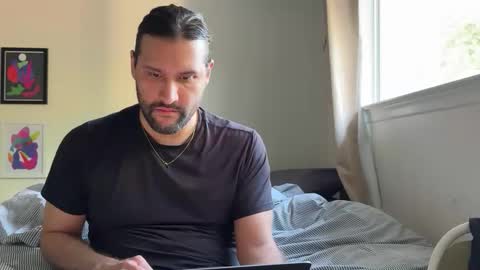 molten_escargot online show from January 18, 12:13 am