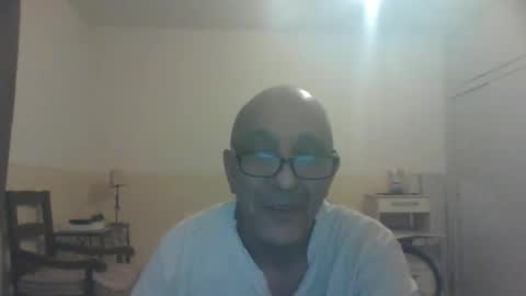 moment71200 online show from January 7, 8:52 pm