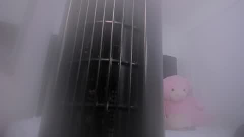 Momo  online show from April 9, 6:19 am