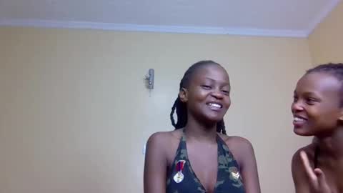 Snapshot of mona_luv1 chatting on October 10, 1:55 am Mona online show from October 10, 1:55 am