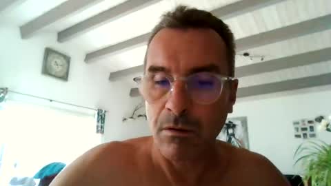 mondess69 online show from August 3, 9:04 am