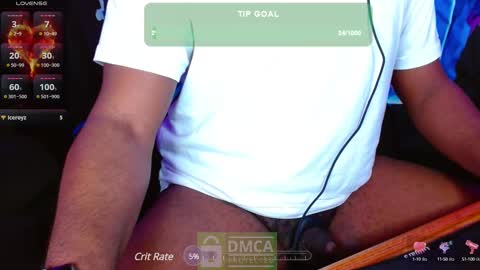 Snapshot of moneyshotxxx90 chatting on December 5, 6:37 am MoneyshotXXX online show from December 5, 6:37 am