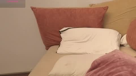 monicaluxxx online show from January 14, 11:40 am