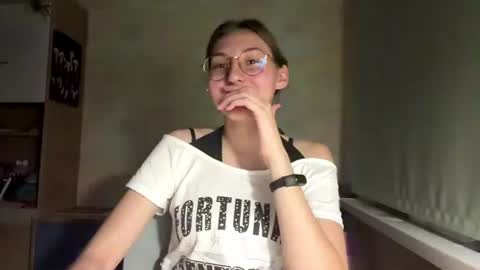 Mia online show from July 20, 8:32 pm