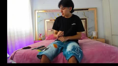 monky_0002 online show from March 11, 3:26 pm