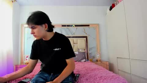 monky_0002 online show from March 24, 4:35 pm