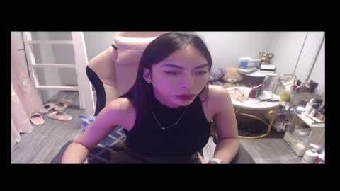 ELYSE A SIMPLE GIRL online show from February 16, 12:36 pm