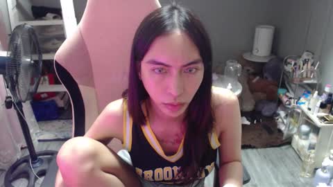 ELYSE A SIMPLE GIRL online show from January 8, 3:07 pm