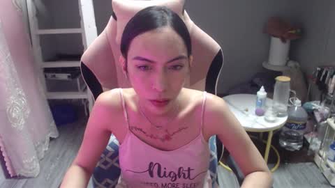 ELYSE A SIMPLE GIRL online show from October 28, 9:54 am