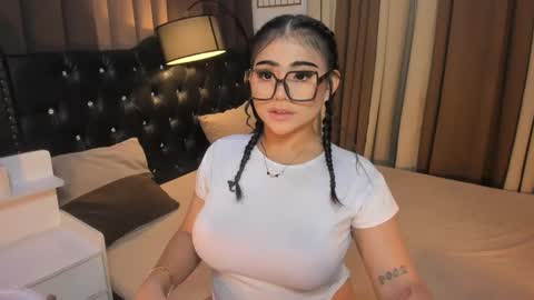 Ruthie online show from February 7, 1:25 am