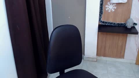 moon_and_fire_ online show from November 17, 5:32 am