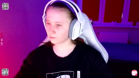 Lola online show from March 22, 4:55 pm