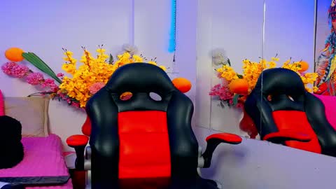 Snapshot of moon_celeste chatting on September 22, 7:51 pm Moon online show from September 22, 7:51 pm