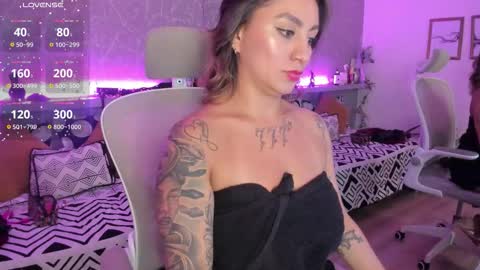 Sarah online show from November 27, 9:55 pm