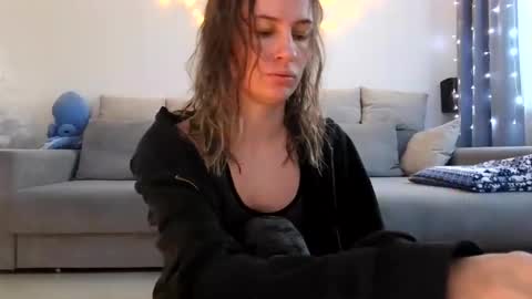 moon_lilithx online show from December 7, 11:12 am