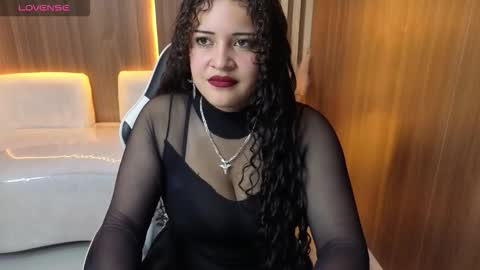 Snapshot of moon_tx chatting on October 17, 1:48 pm Online 800 to 1400 online show from October 17, 1:48 pm