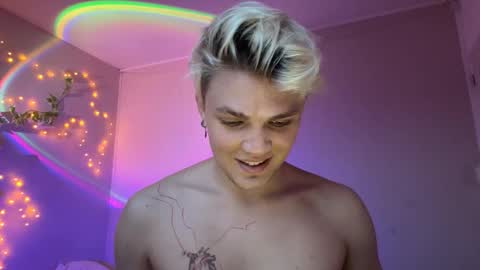 moonflamek online show from December 22, 4:03 pm