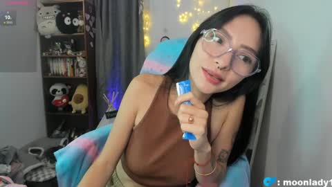 MOON  online show from April 6, 4:46 am