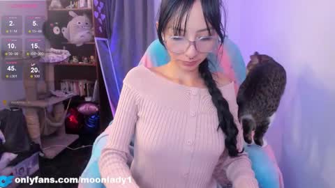 MOON  online show from March 18, 3:12 am