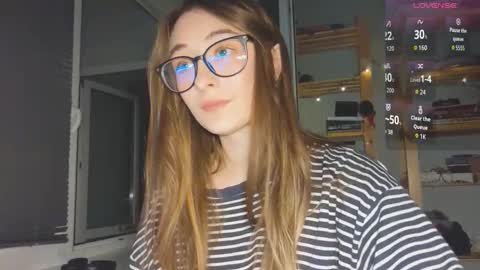 Snapshot of moonlight__lovers chatting on October 7, 7:10 pm Dana online show from October 7, 7:10 pm