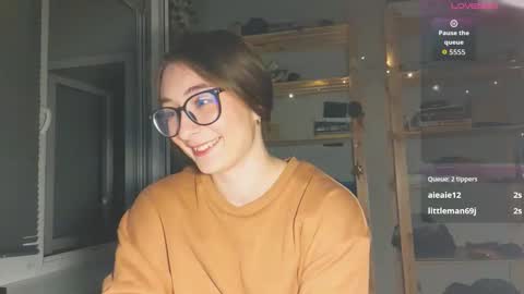 Snapshot of moonlight__lovers chatting on October 9, 10:48 pm Dana online show from October 9, 10:48 pm