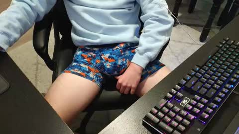 moonlighter7 online show from December 2, 1:48 am