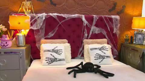 moonligt_iris online show from November 7, 6:27 am