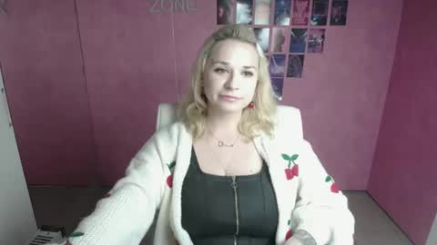 Susanna online show from May 9, 5:19 pm